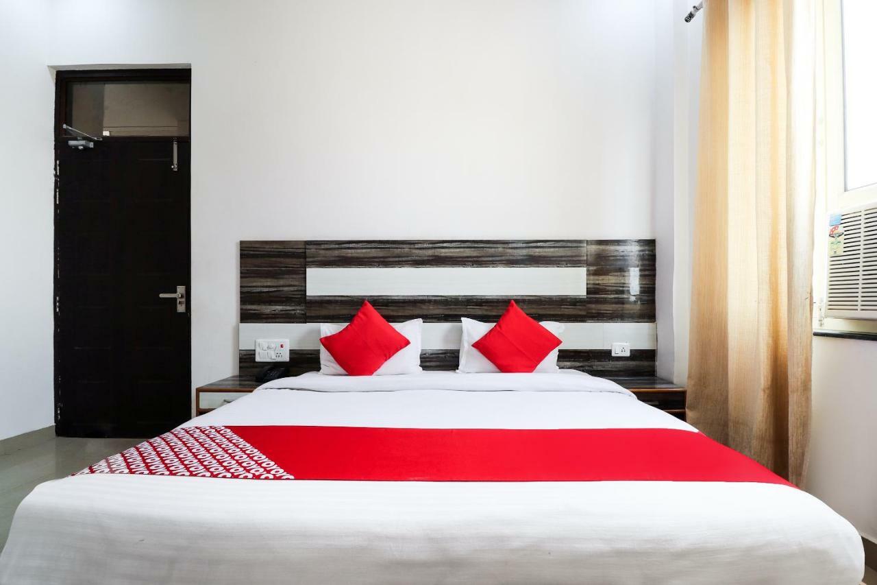 Oyo 39959 Hotel Bandhan Bahraich Esterno foto