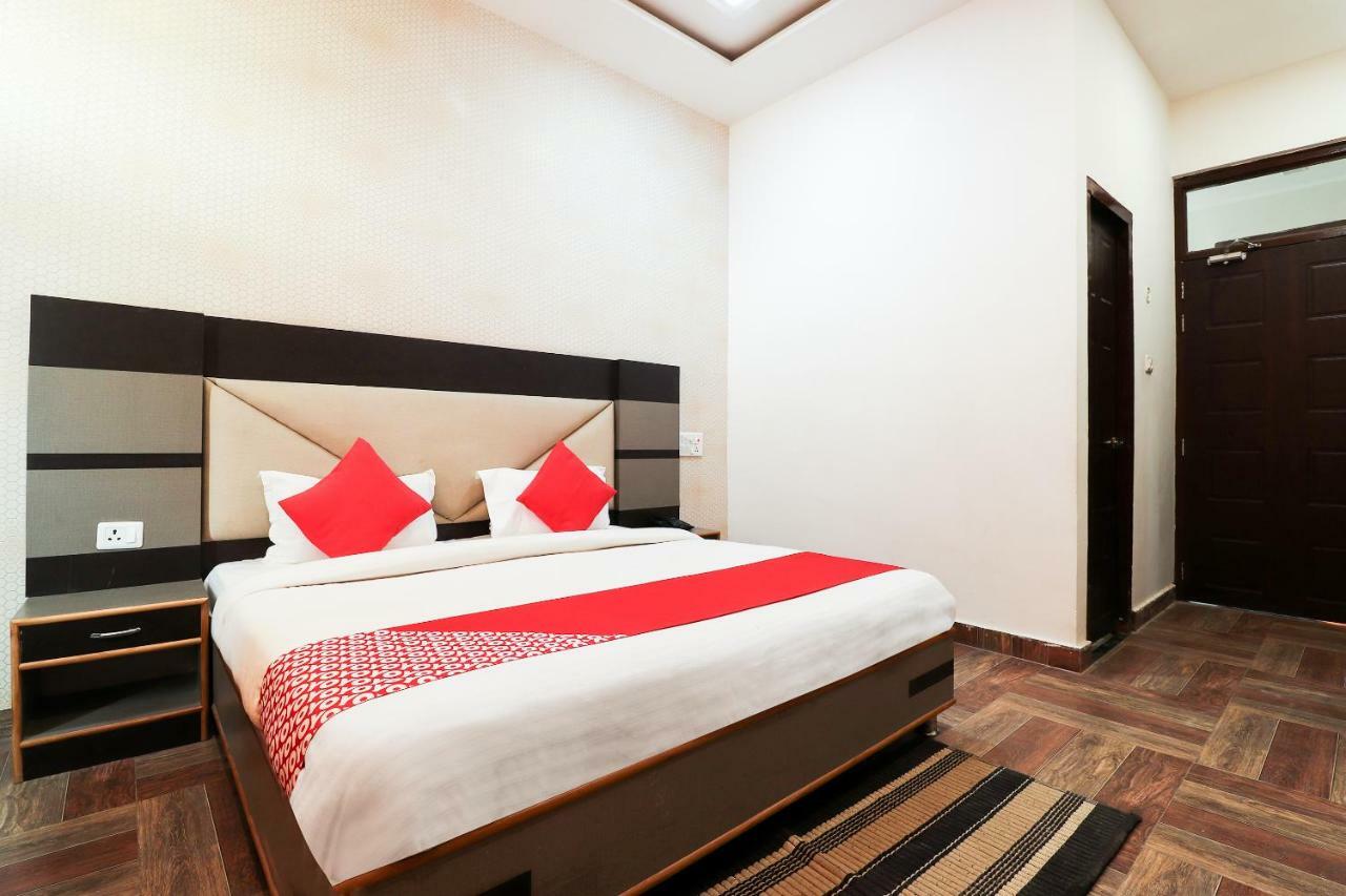 Oyo 39959 Hotel Bandhan Bahraich Esterno foto