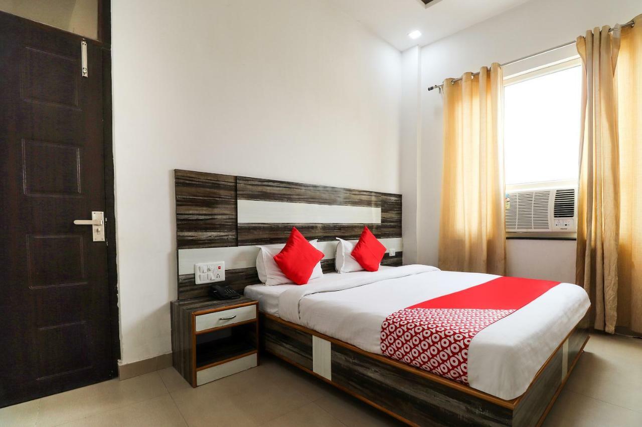 Oyo 39959 Hotel Bandhan Bahraich Esterno foto